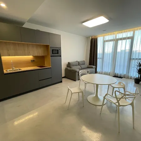 Aljama Aparthotel Burgo