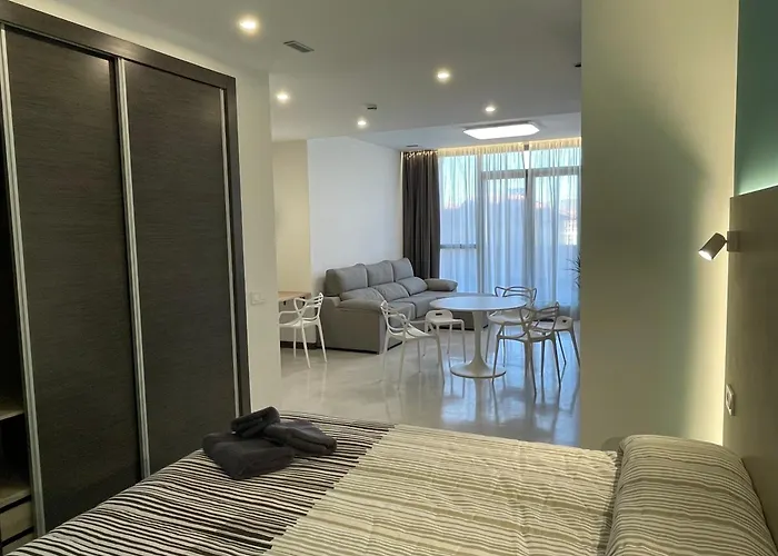 Aparthotel Aljama 4*